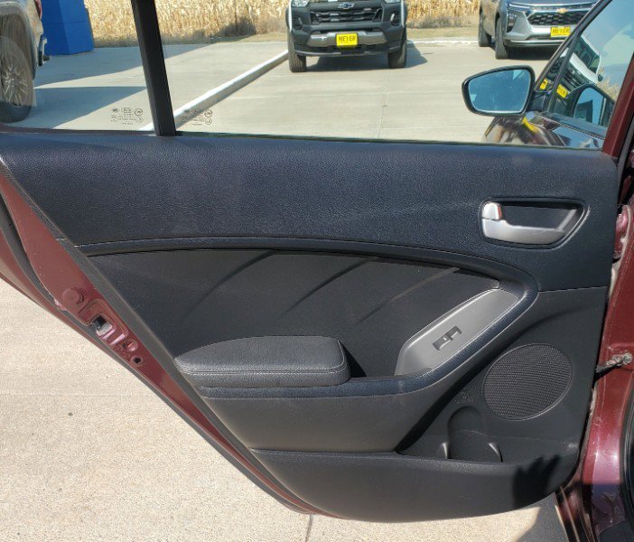 Used 2017 Kia Forte LX image 13