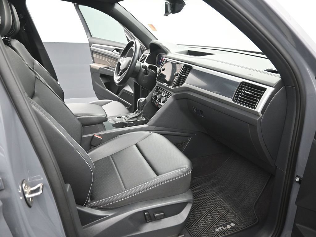 Used 2021 Volkswagen Atlas Cross Sport SEL R-Line image 26