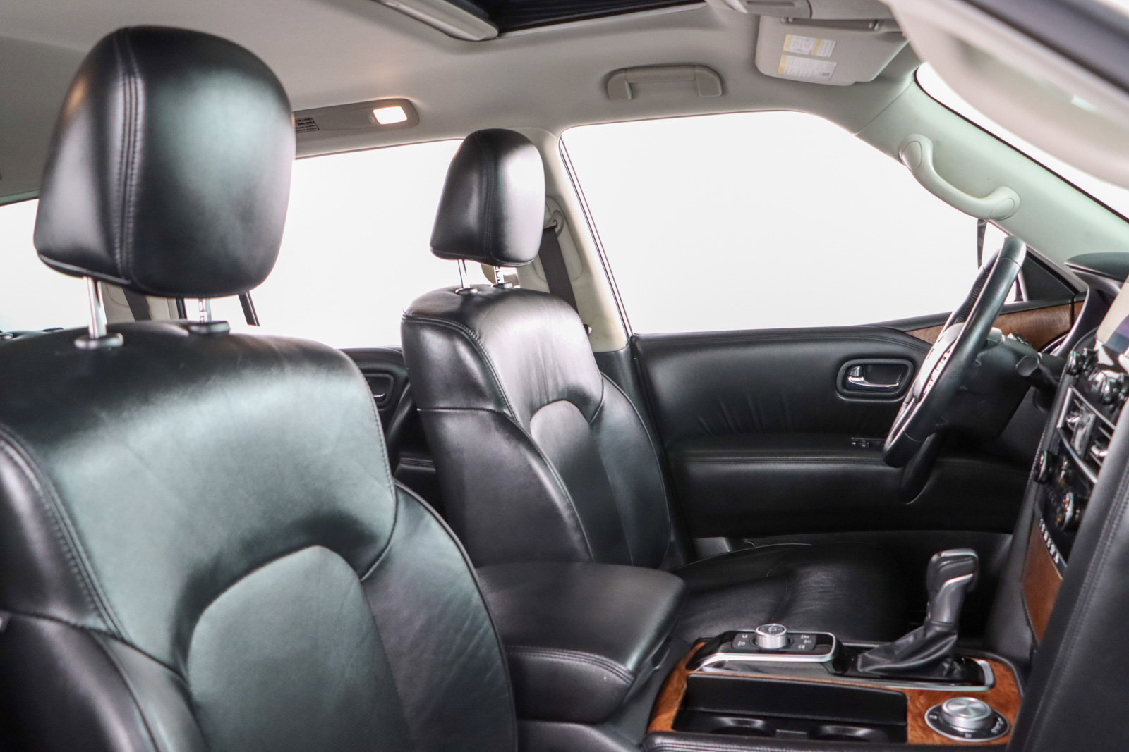 Used 2022 Nissan Armada SL w/ Captain's Chairs Package image 29