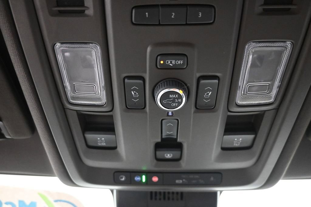 Used 2023 GMC Yukon XL Denali w/ Advanced Technology Package AWD/4WD image 22
