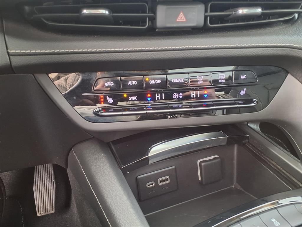 Used 2021 Buick Envision Essence image 12