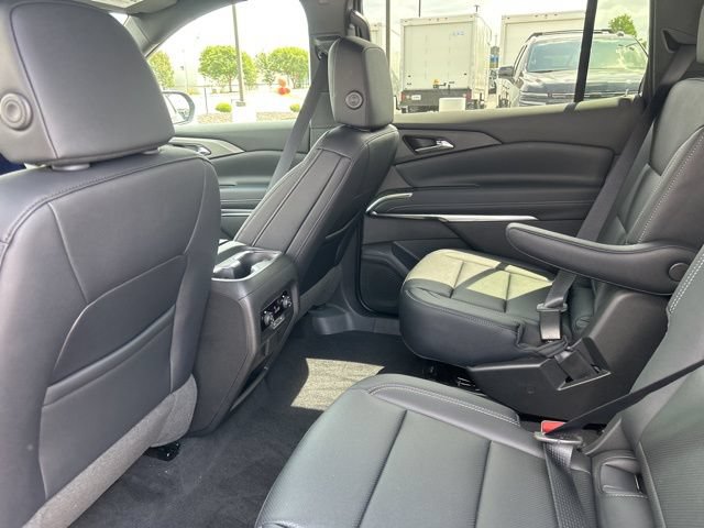 New 2026 Chevrolet Traverse LT w/ Sun and Wheel Package FWD image 29