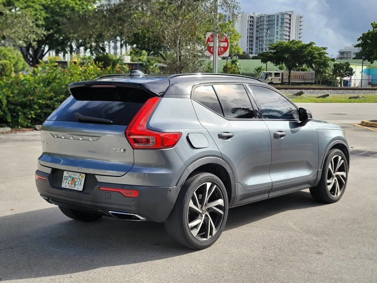 Used 2019 Volvo XC40 T5 R-Design image 7