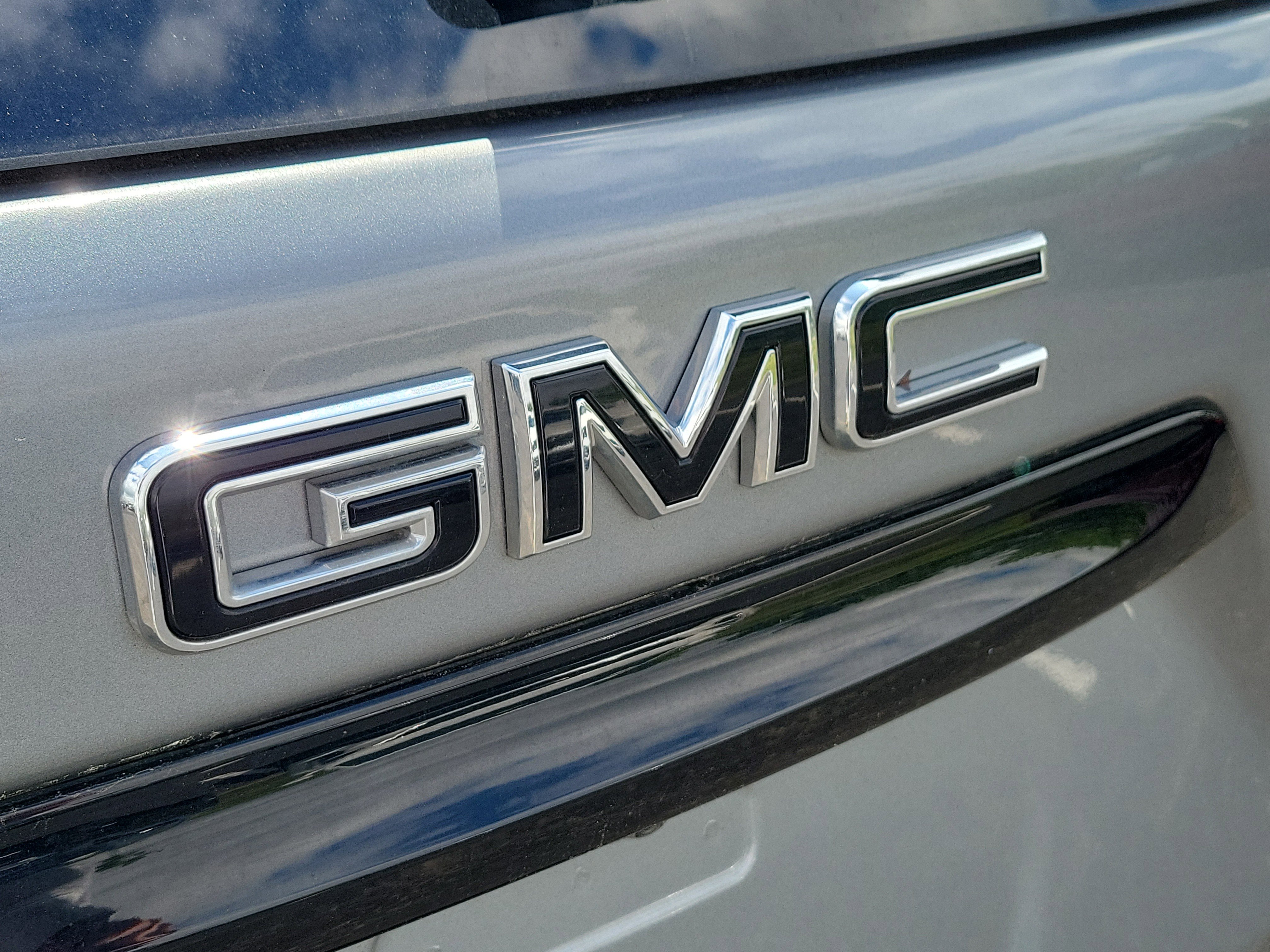 Used 2023 GMC Terrain SLT w/ Infotainment Package II AWD/4WD image 7