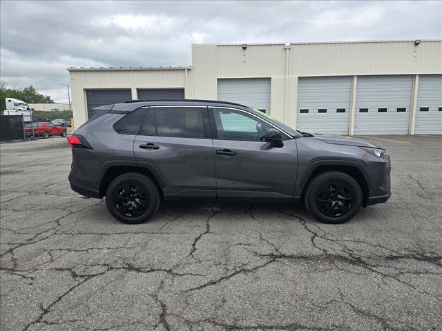 Used 2021 Toyota RAV4 LE image 6