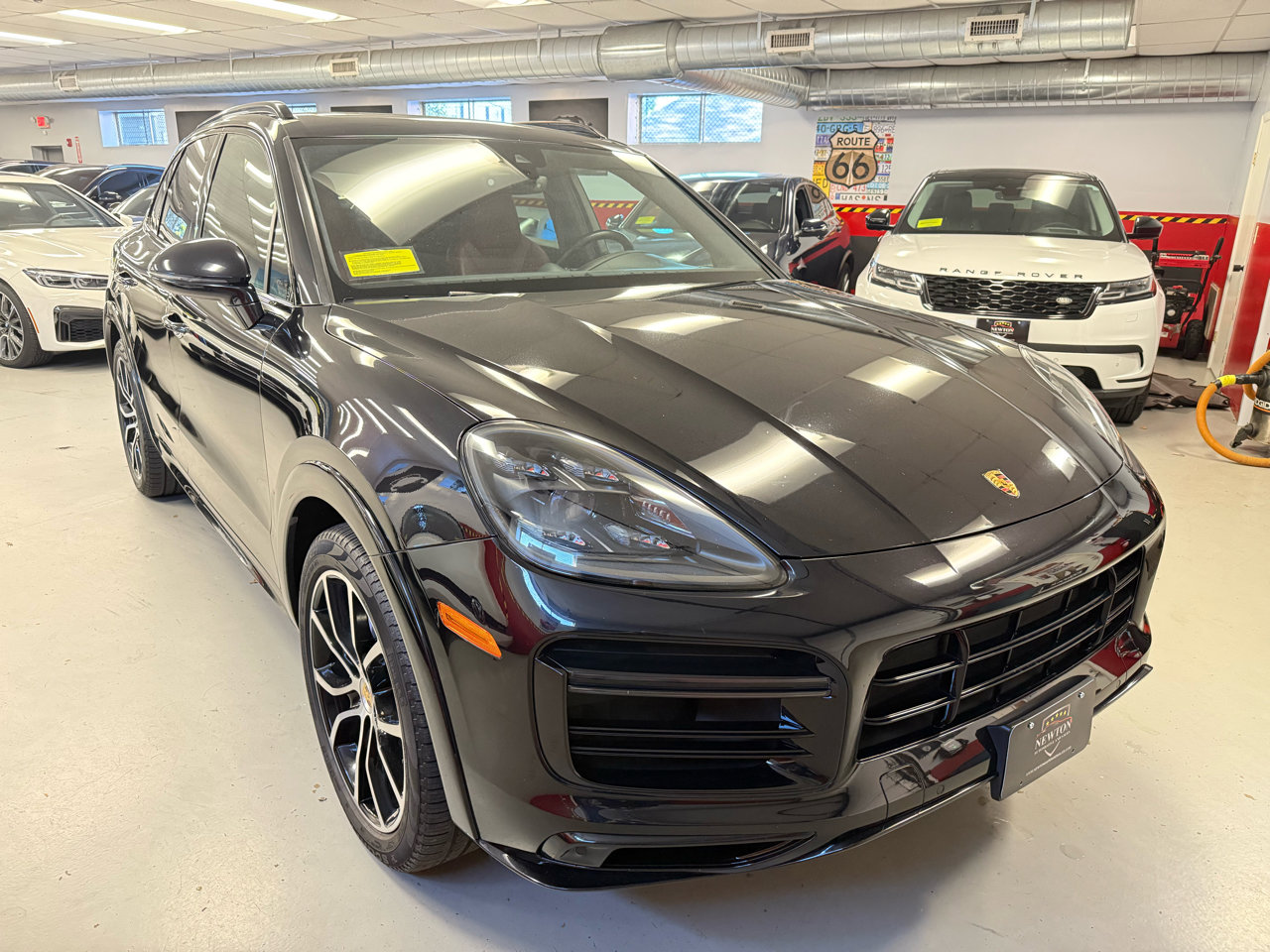 Used 2021 Porsche Cayenne Turbo image 3