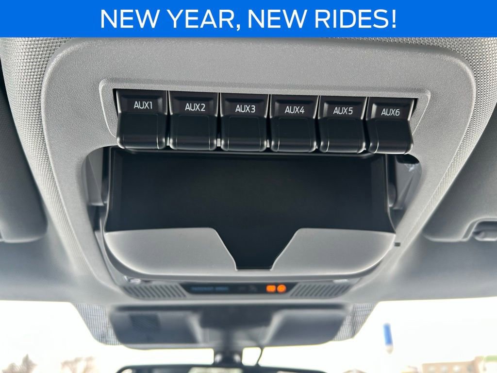 New 2026 Ford F350 Lariat w/ Black Appearance Package image 39