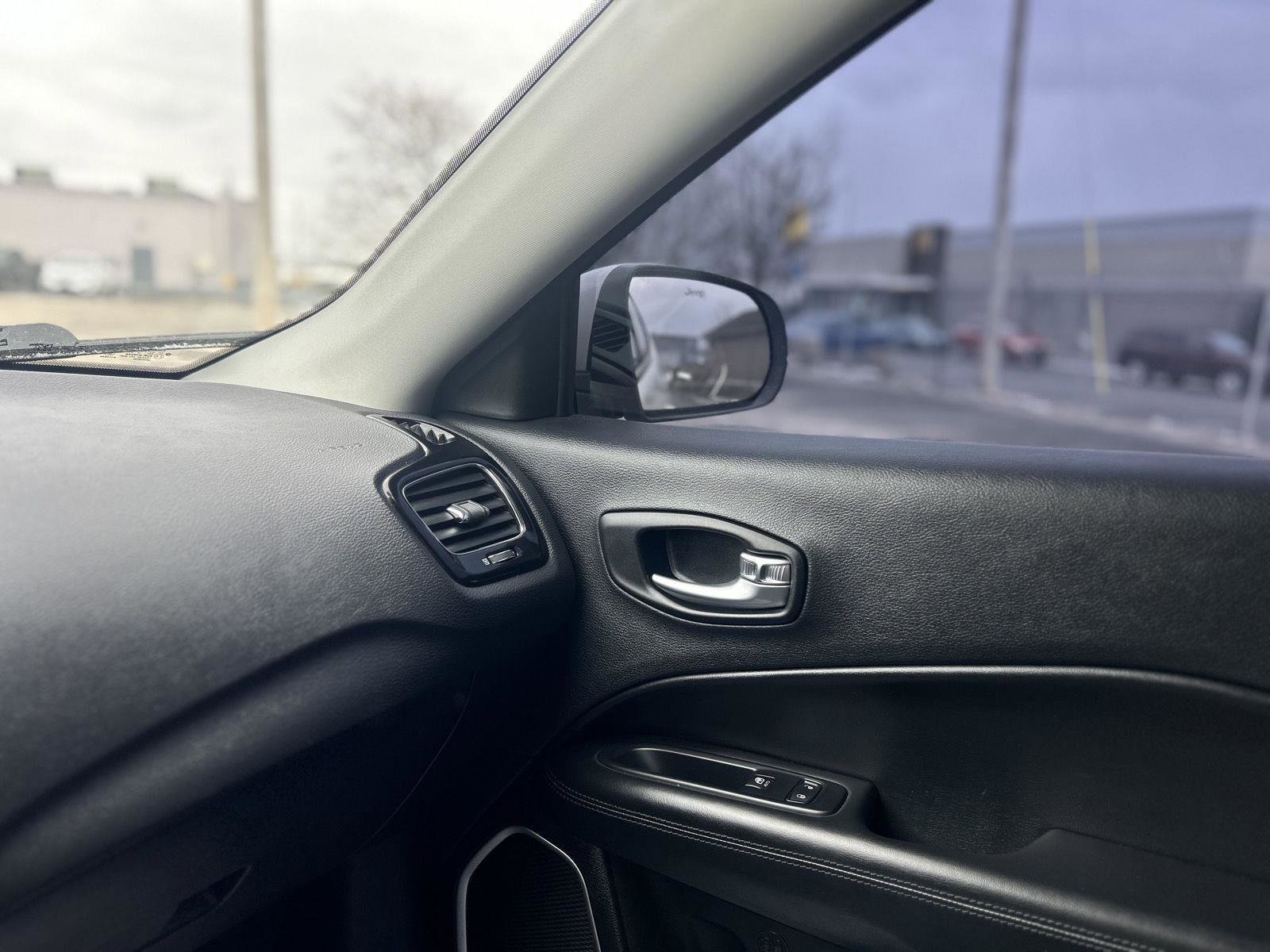 Used 2019 Jeep Compass Altitude image 17