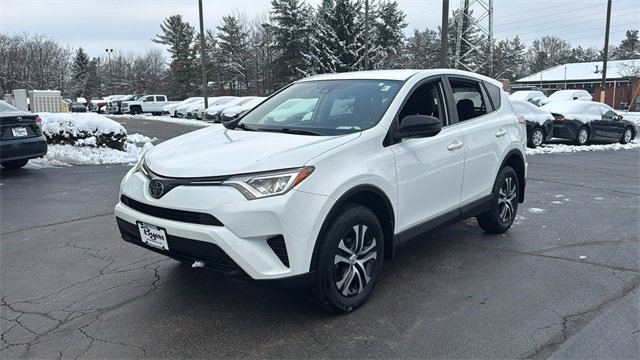 Used 2018 Toyota RAV4 LE image 38