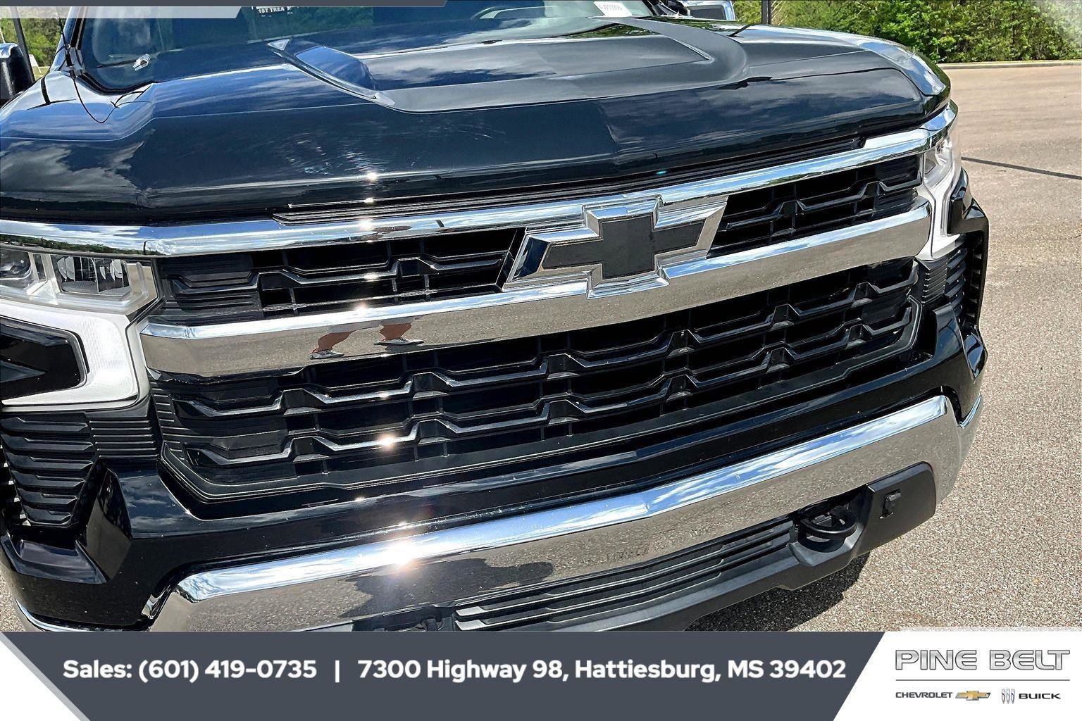 Used 2023 Chevrolet Silverado 1500 LT w/ Z71 Off-Road Package image 22