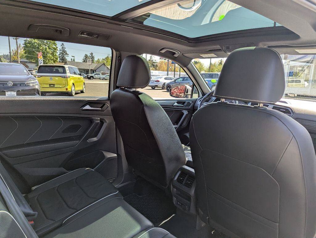 Used 2022 Volkswagen Tiguan SEL R-Line AWD/4WD image 35