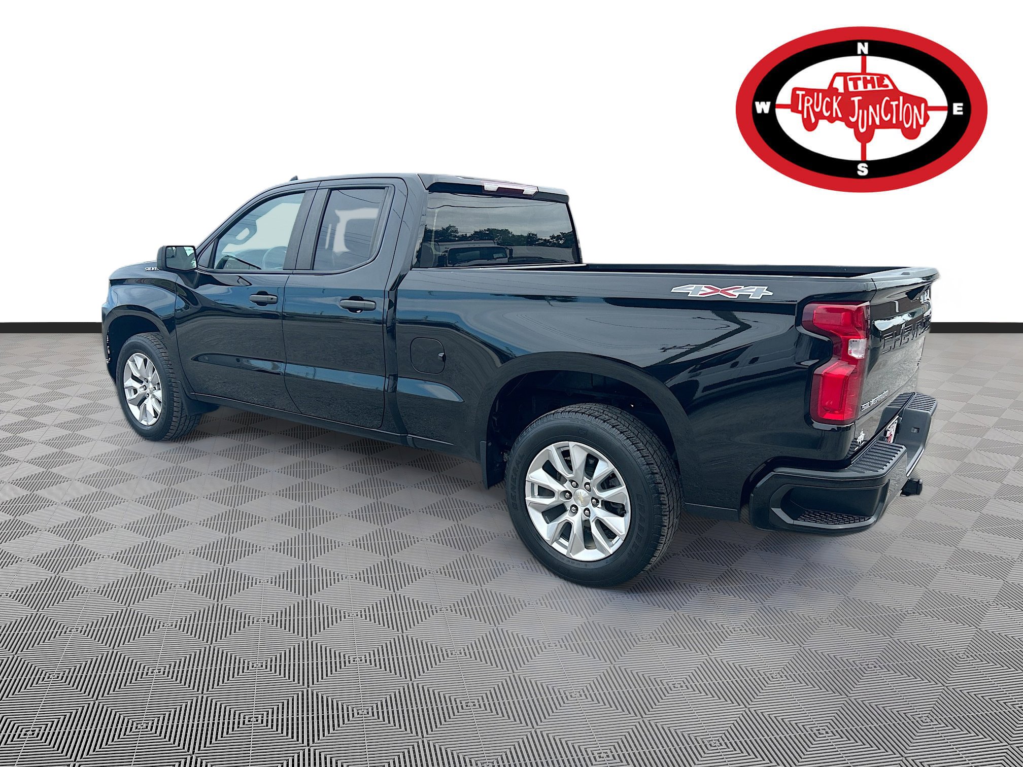 Used 2021 Chevrolet Silverado 1500 Custom w/ Safety Confidence Package image 5