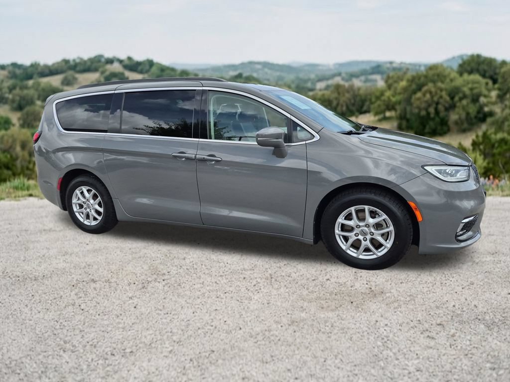 Used 2022 Chrysler Pacifica Touring-L FWD image 13