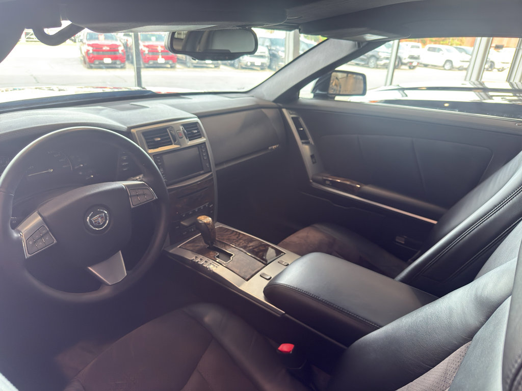 Used 2009 Cadillac XLR V RWD image 10