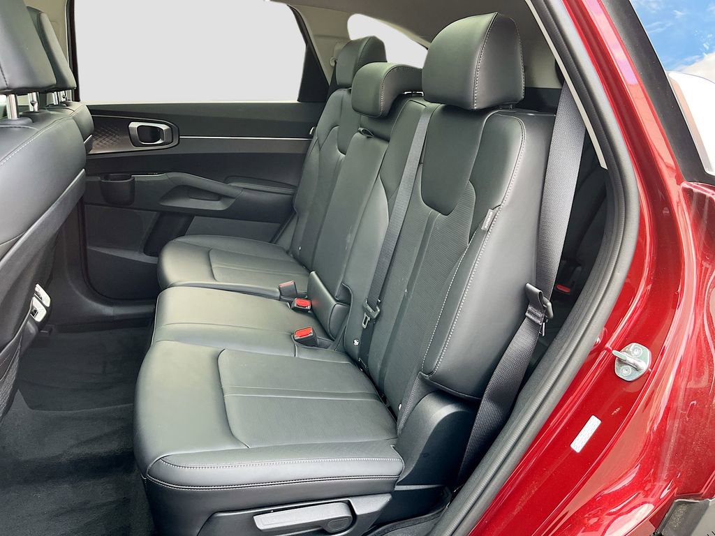 Certified 2025 Kia Sorento S w/ Panoramic Sunroof Package image 24