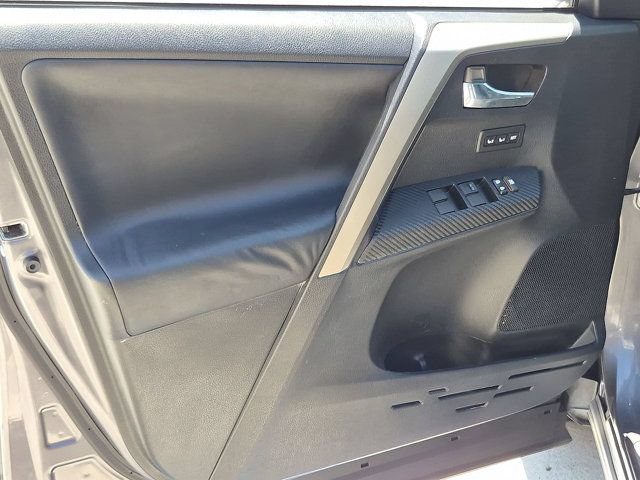 Used 2015 Toyota RAV4 Limited w/ Technology Package FWD image 13