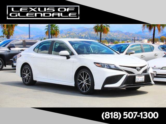 Used 2021 Toyota Camry SE w/ Carpet Mat Package (TMS) image 1