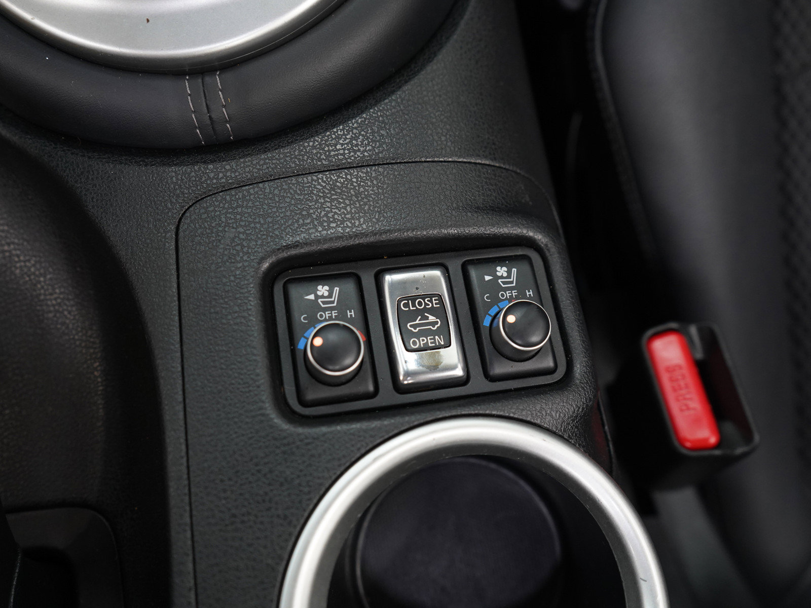 Used 2014 Nissan 370Z Touring w/ Sport Package RWD image 19