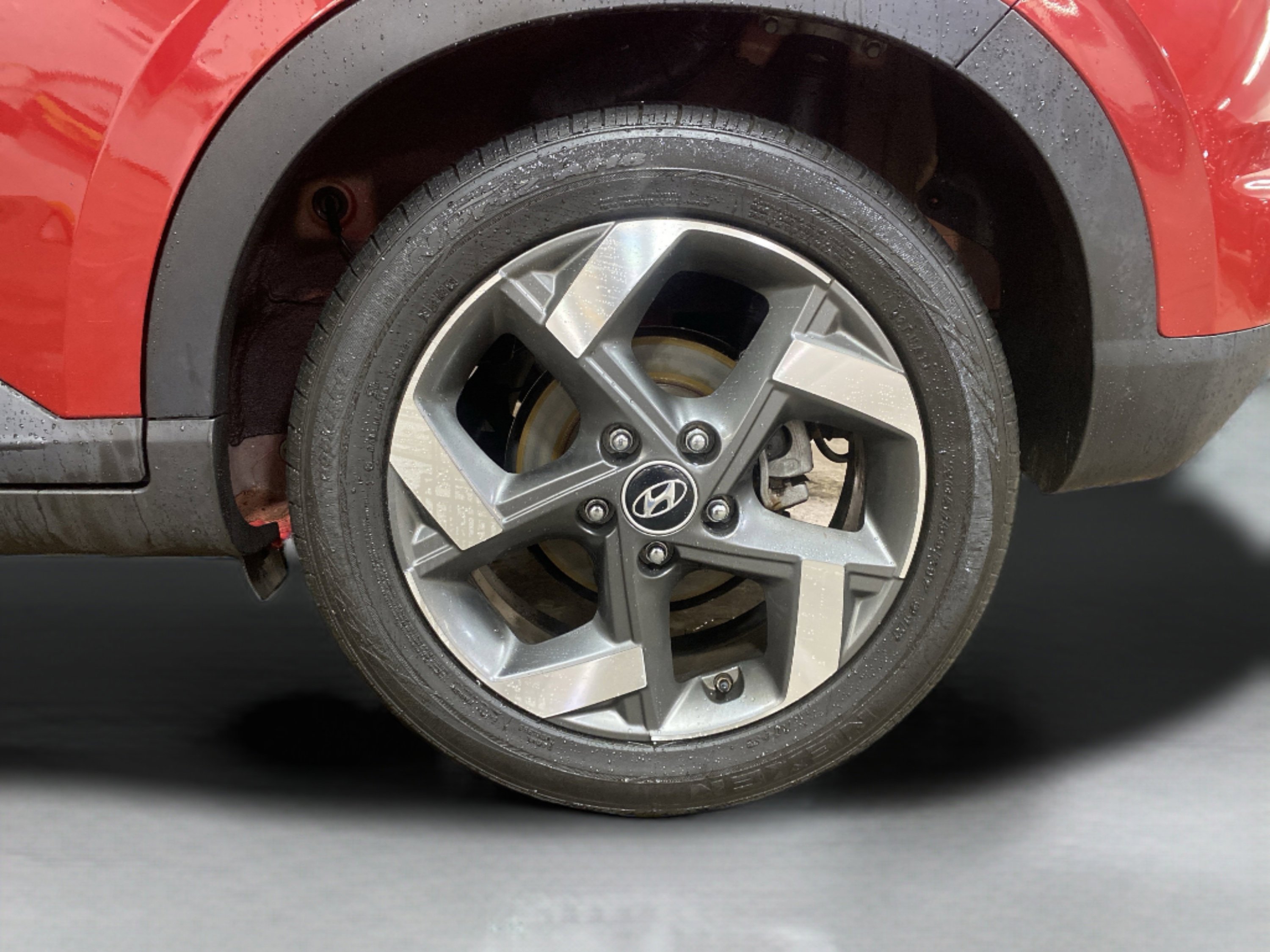 Used 2023 Hyundai Venue Limited w/ Cargo Package image 9