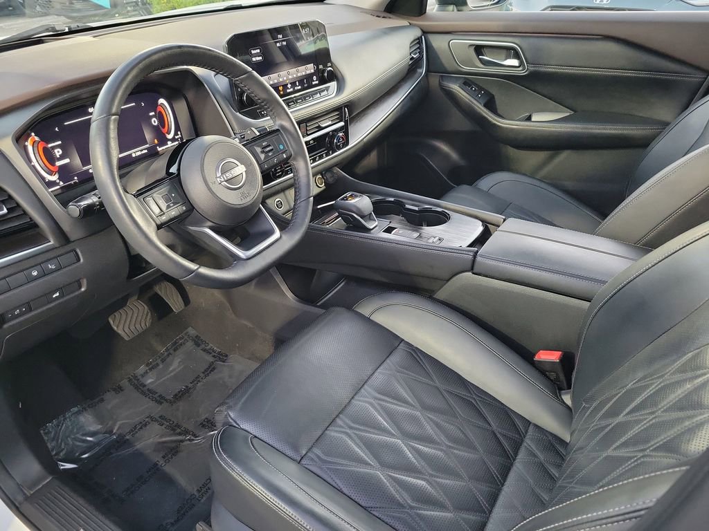 Certified 2022 Nissan Rogue Platinum w/ Head-Up Display Package image 14