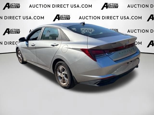 Used 2022 Hyundai Elantra SE w/ Cargo Package FWD image 9