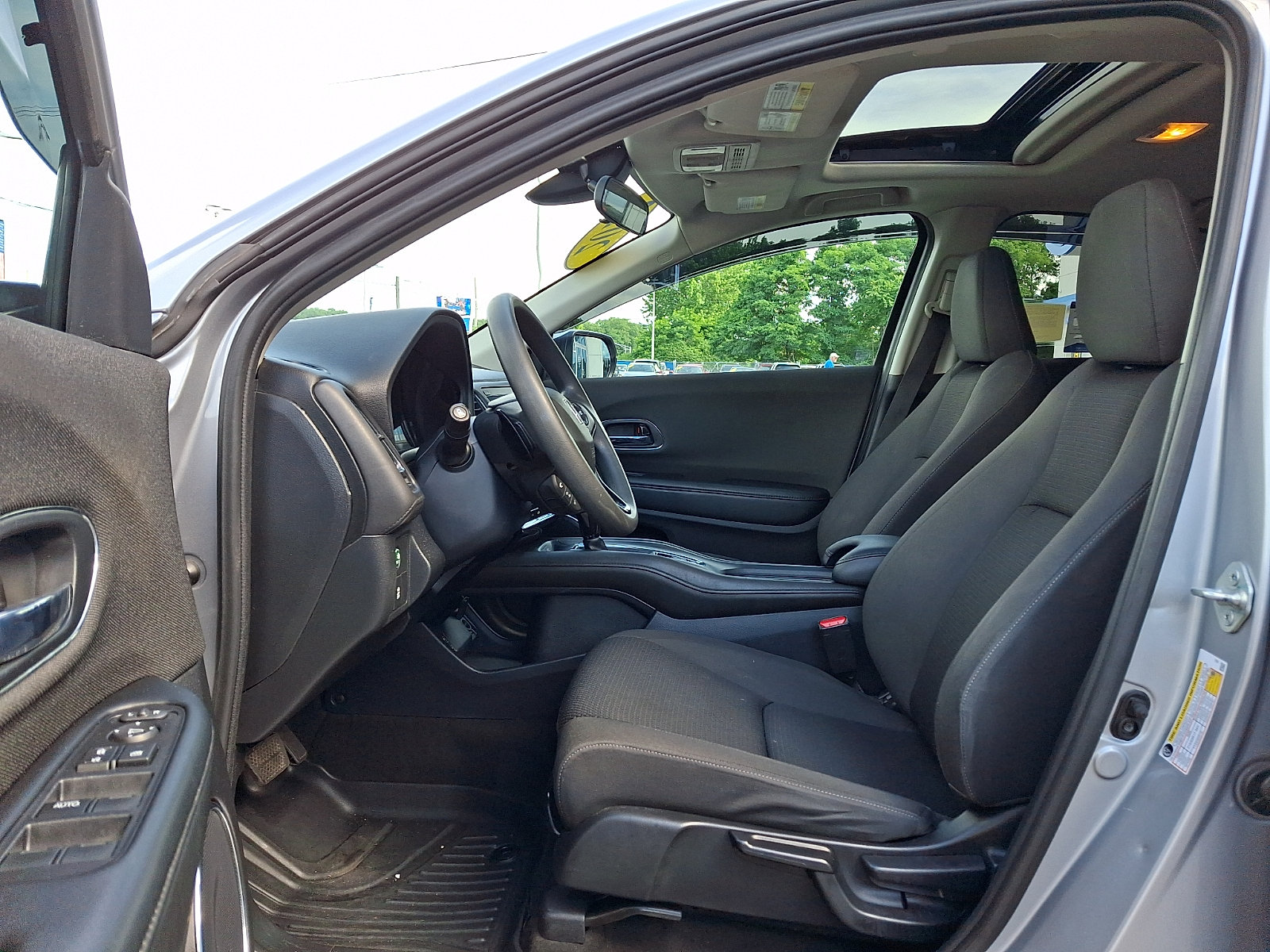 Used 2022 Honda HR-V EX image 12