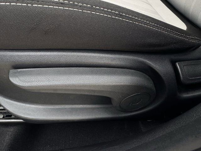 Used 2024 Hyundai Venue SEL image 29