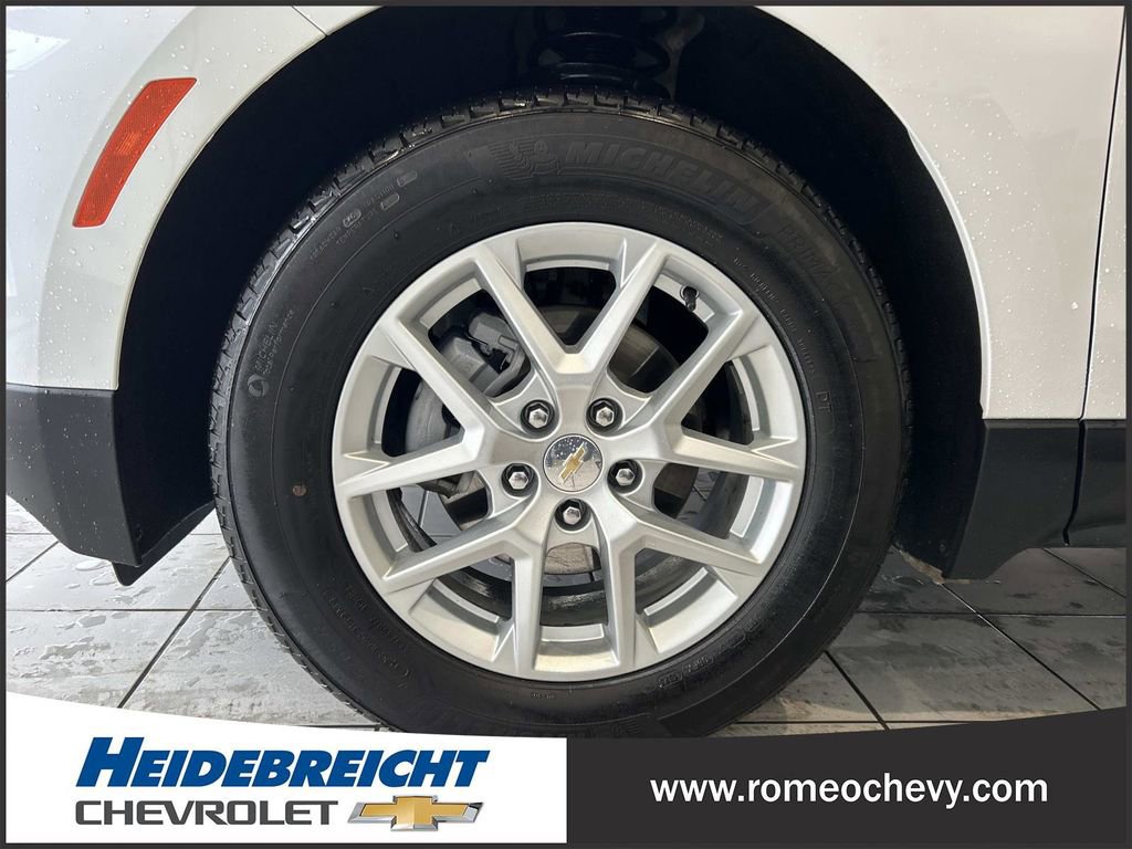 Used 2024 Chevrolet Equinox LT w/ LPO, Floor Liner Package image 10