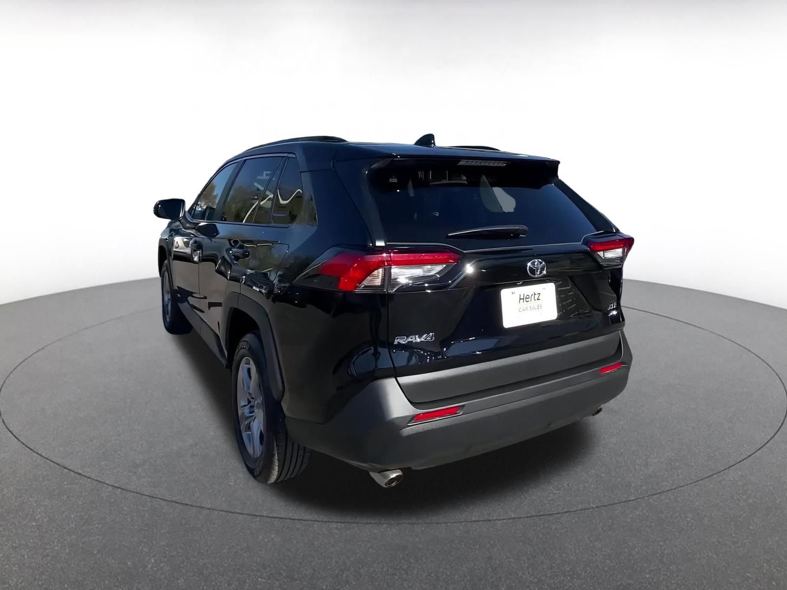 Used 2025 Toyota RAV4 XLE image 11