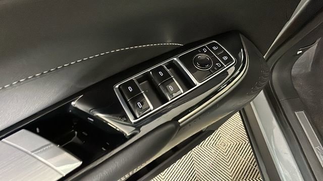 Used 2024 Cadillac Lyriq Tech RWD image 11