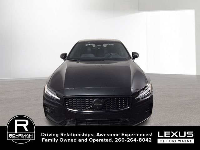 Used 2024 Volvo S60 B5 Plus image 3