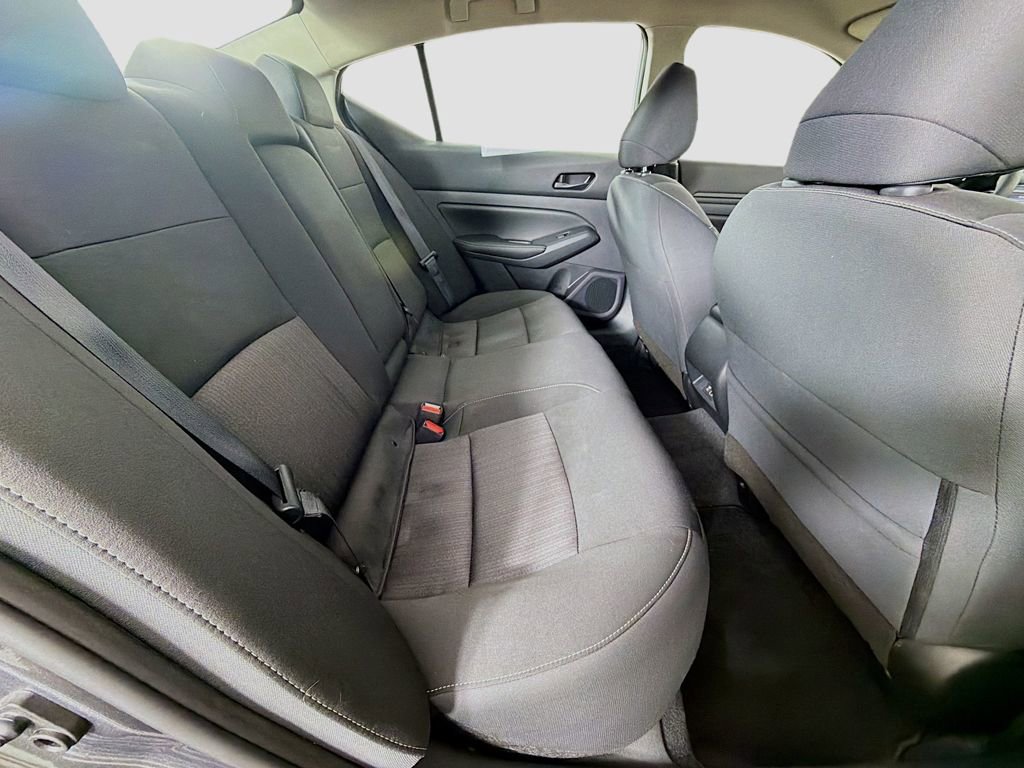 Used 2024 Nissan Altima 2.5 SV AWD/4WD image 19
