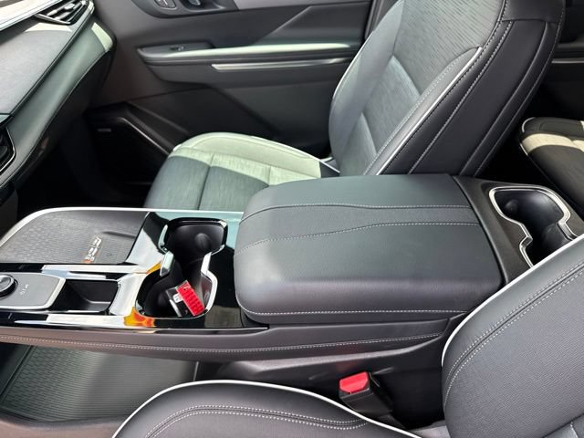 Used 2025 Buick Enclave Sport Touring w/ Power Package FWD image 16