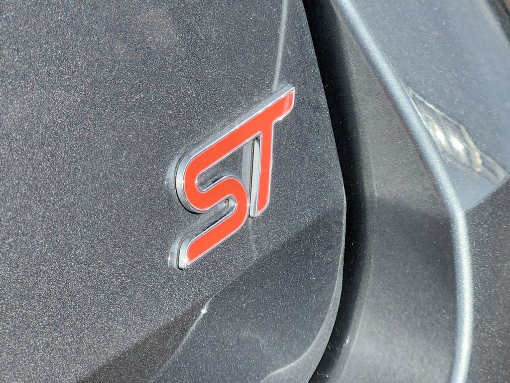 Used 2025 Ford Explorer ST image 17