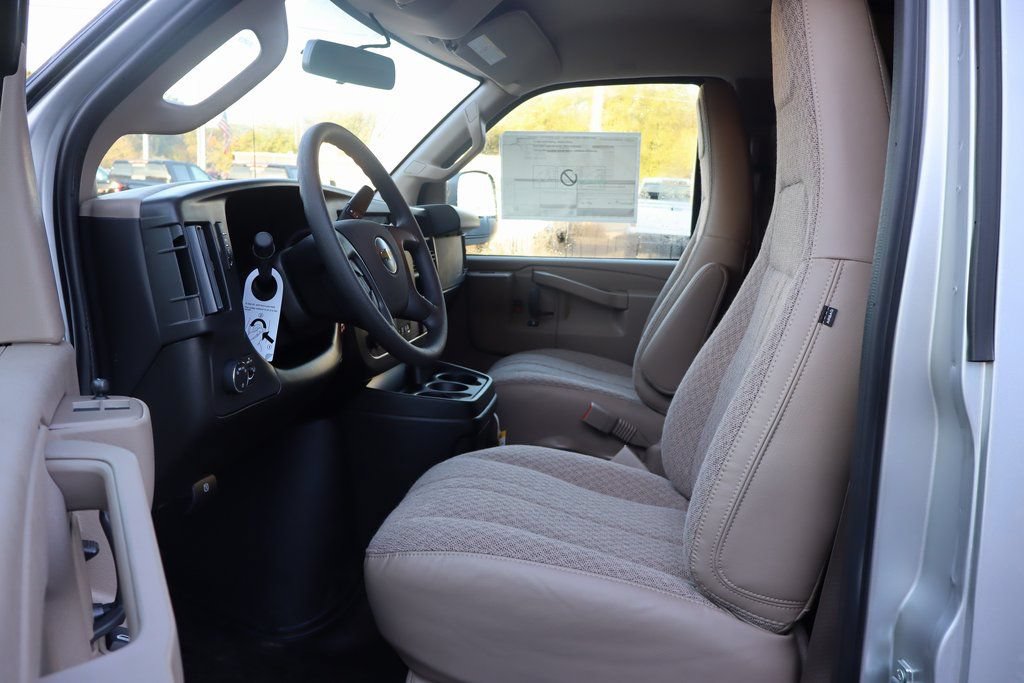 New 2025 Chevrolet Express 3500 w/ Driver Convenience Package RWD image 4