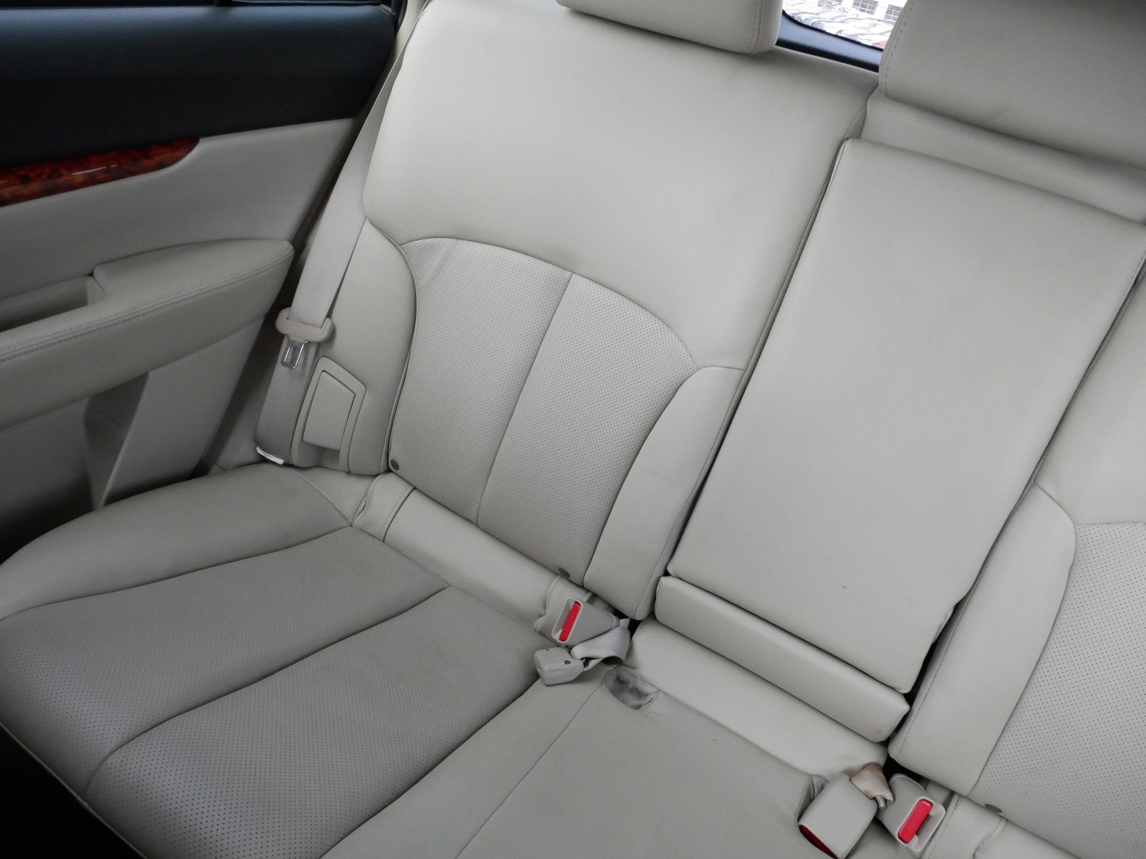 Used 2012 Subaru Outback 3.6R Limited image 12