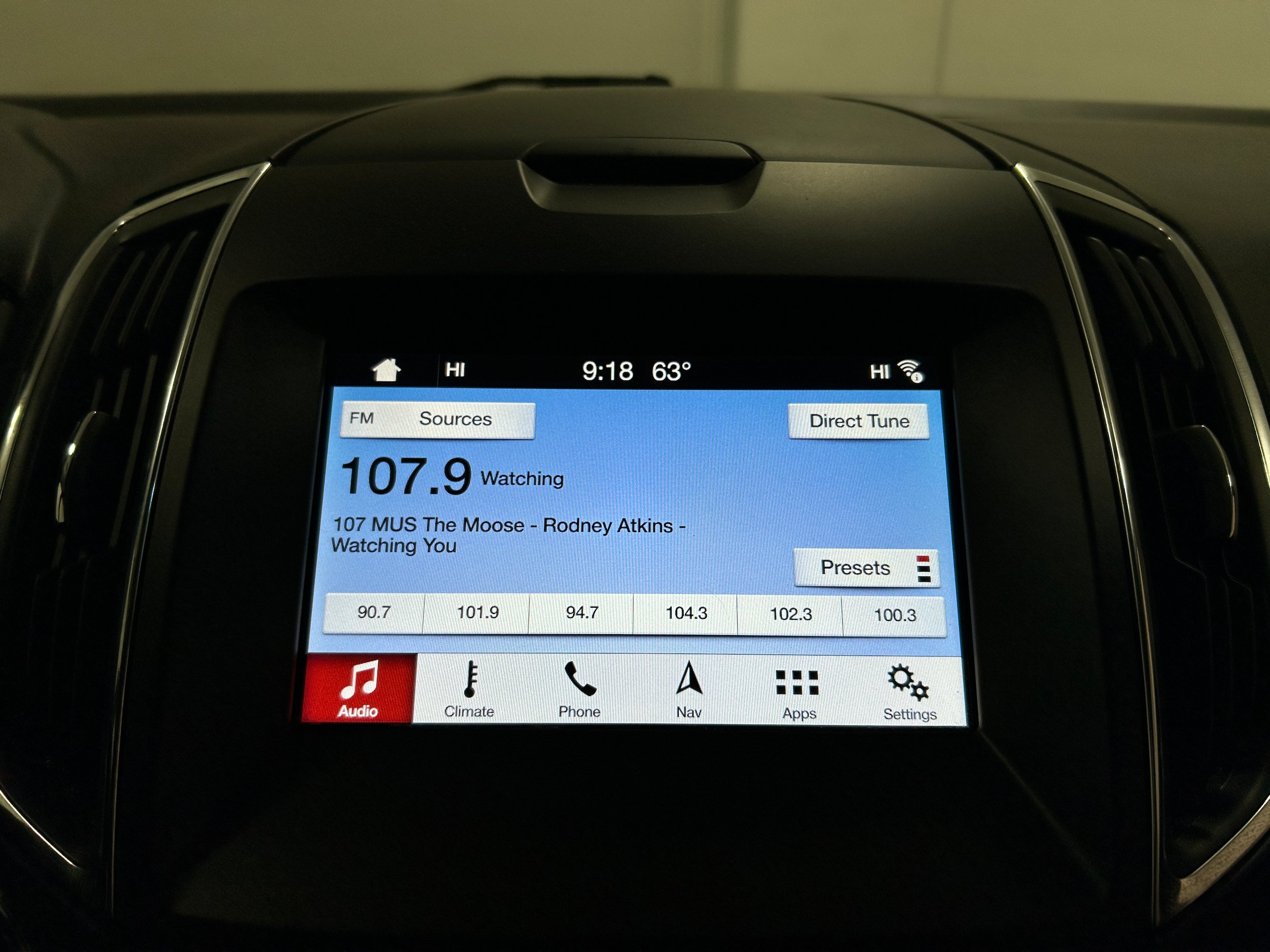 Used 2019 Ford Edge Titanium w/ Cold Weather Package AWD/4WD image 5
