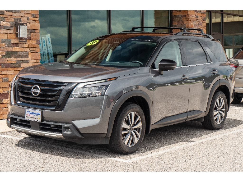 Used 2023 Nissan Pathfinder SL w/ Black Appearance Package AWD/4WD image 7