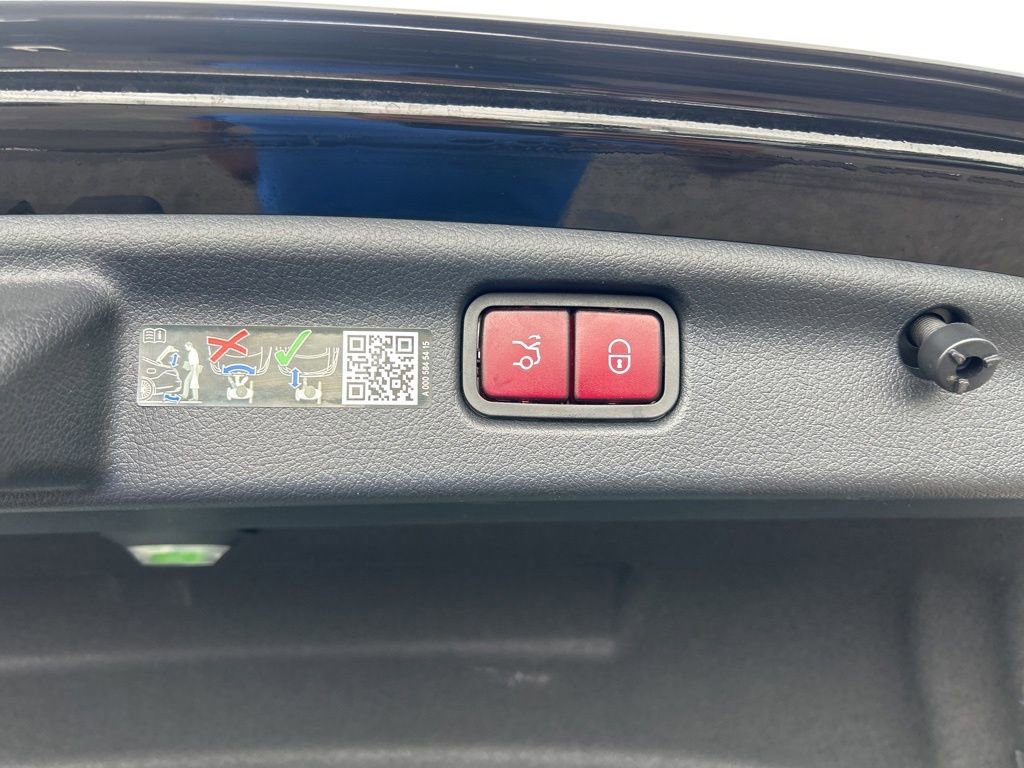 Used 2025 Mercedes-Benz C 300 4MATIC Sedan image 30