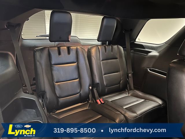 Used 2019 Ford Explorer XLT w/ Equipment Group 202A AWD/4WD image 21