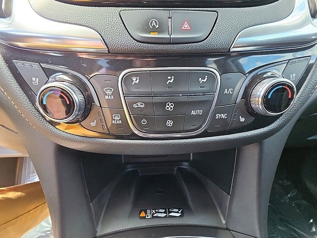 Used 2022 Chevrolet Equinox Premier AWD/4WD image 19