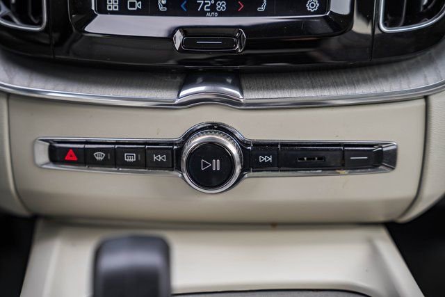 Used 2023 Volvo XC60 B5 Plus w/ Climate Package image 24