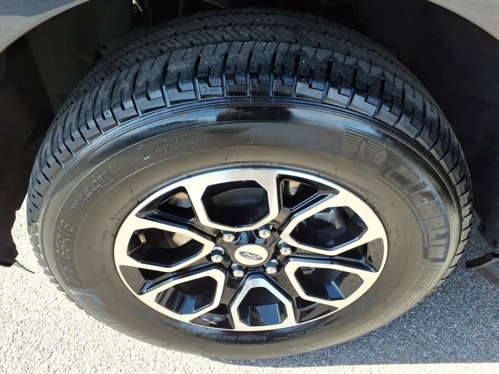 Used 2024 Ford Expedition XLT image 17