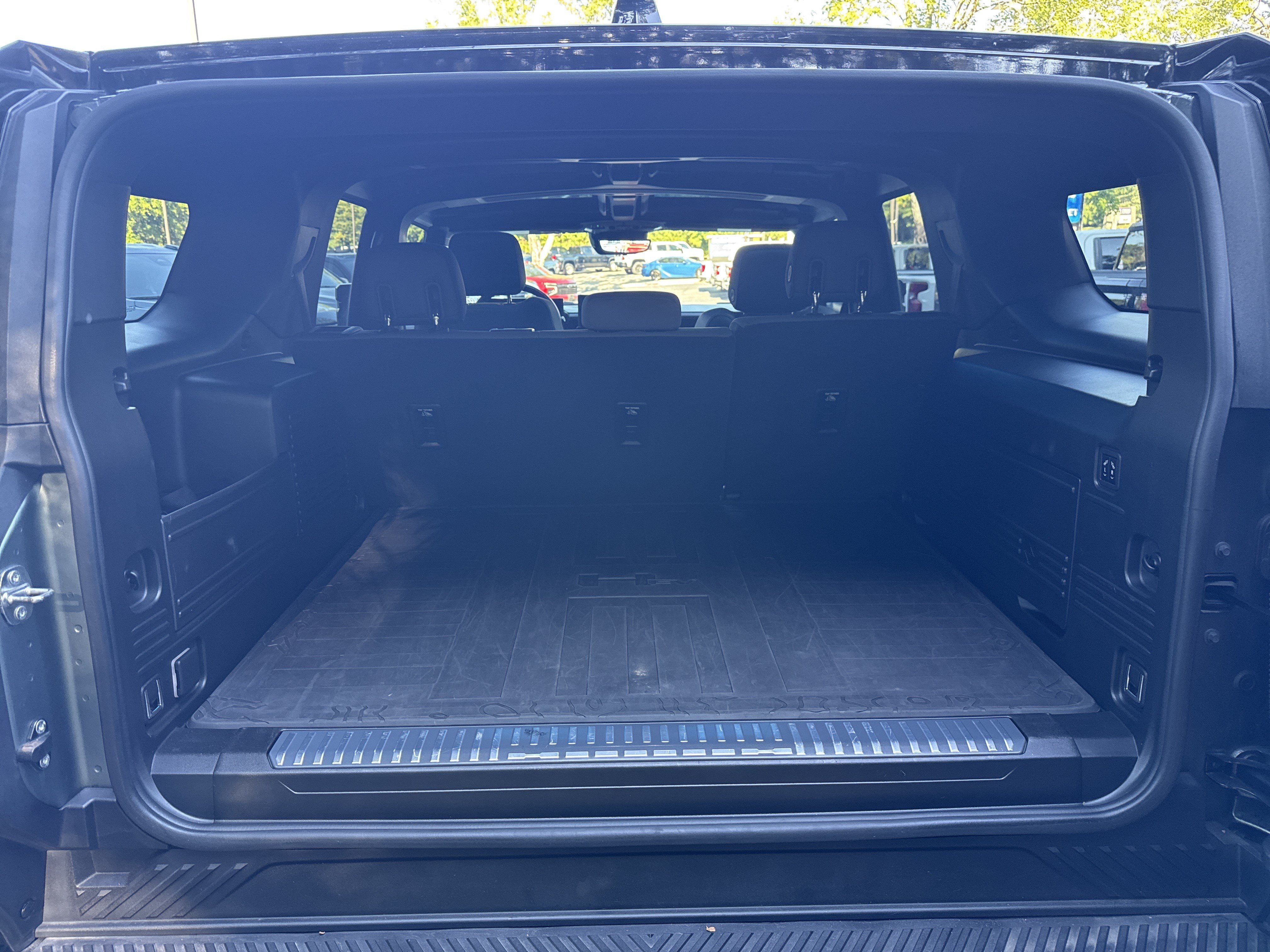 Used 2024 GMC Hummer EV 3X w/ LPO, Illumination Package AWD/4WD image 19