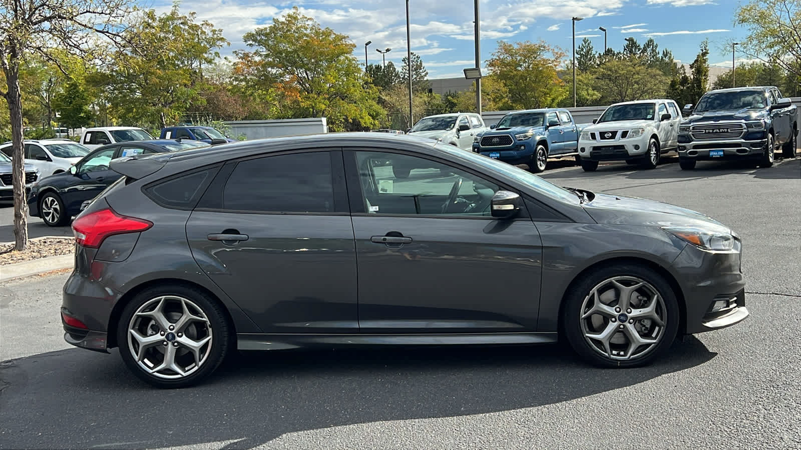 Used 2017 Ford Focus ST FWD image 4