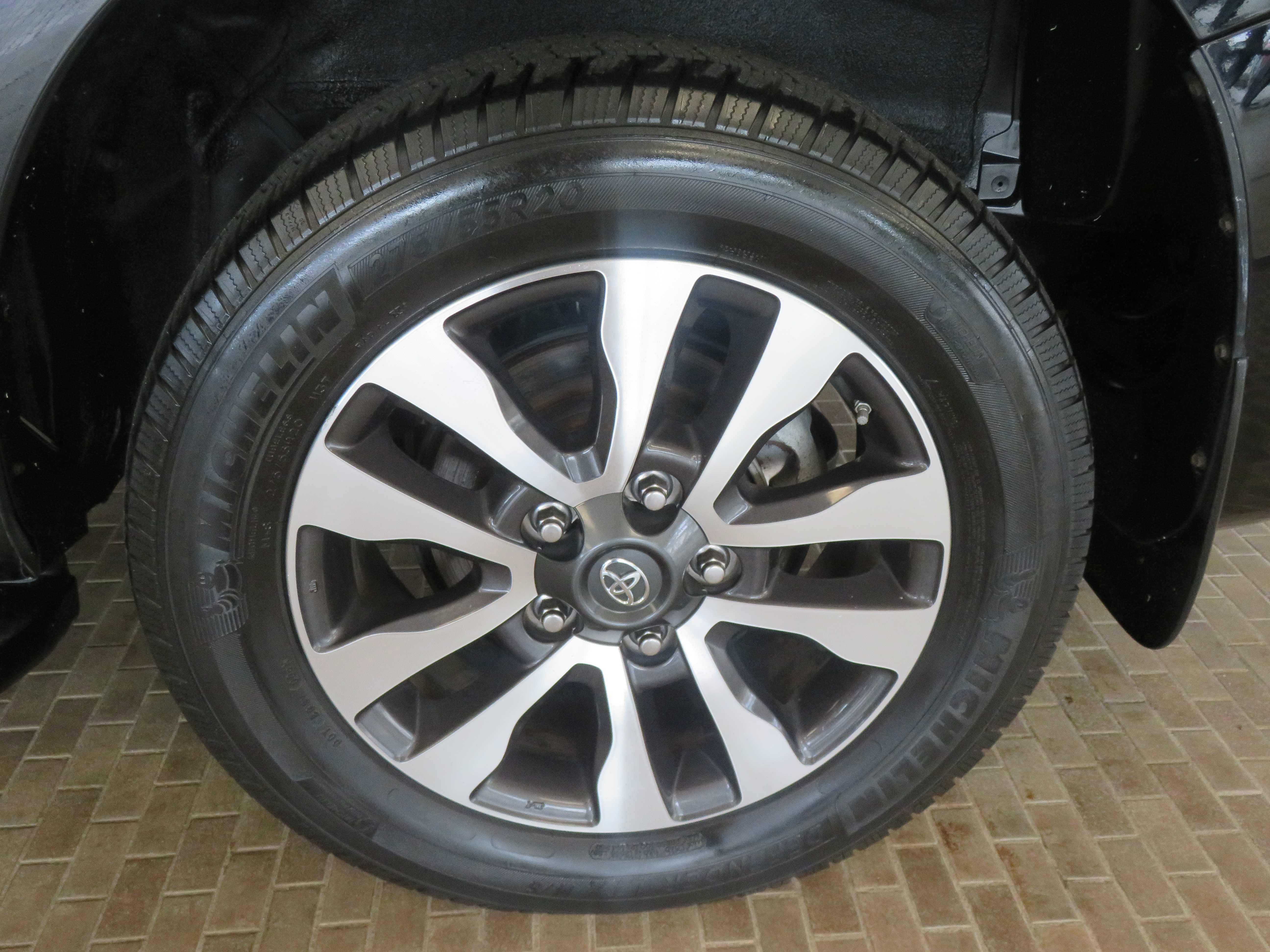 Used 2019 Toyota Sequoia Limited w/ Safety & Convenience Package RWD image 9