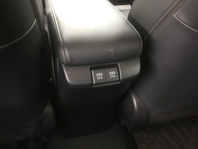Used 2020 Toyota Prius XLE AWD/4WD image 17