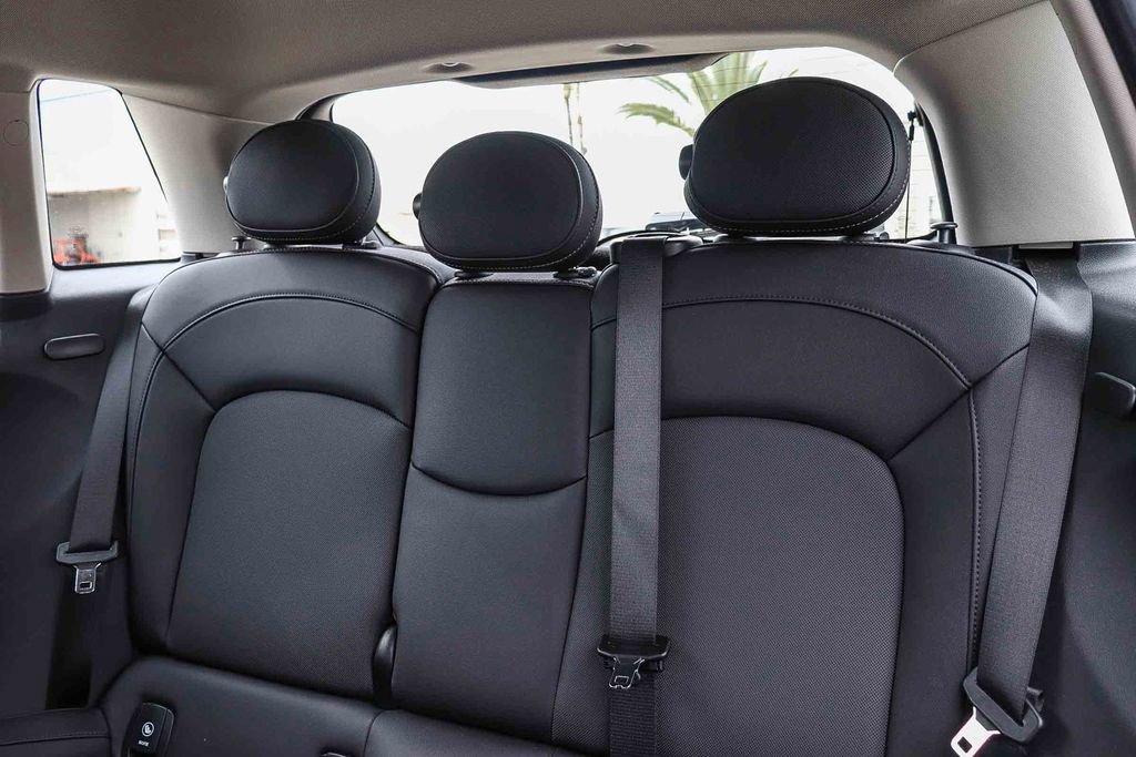 Used 2024 MINI Cooper 4-Door Hardtop FWD image 23