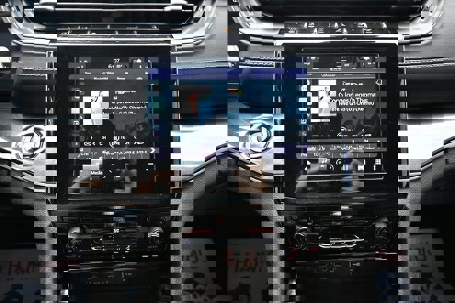 Used 2022 Jeep Grand Cherokee L Laredo image 34