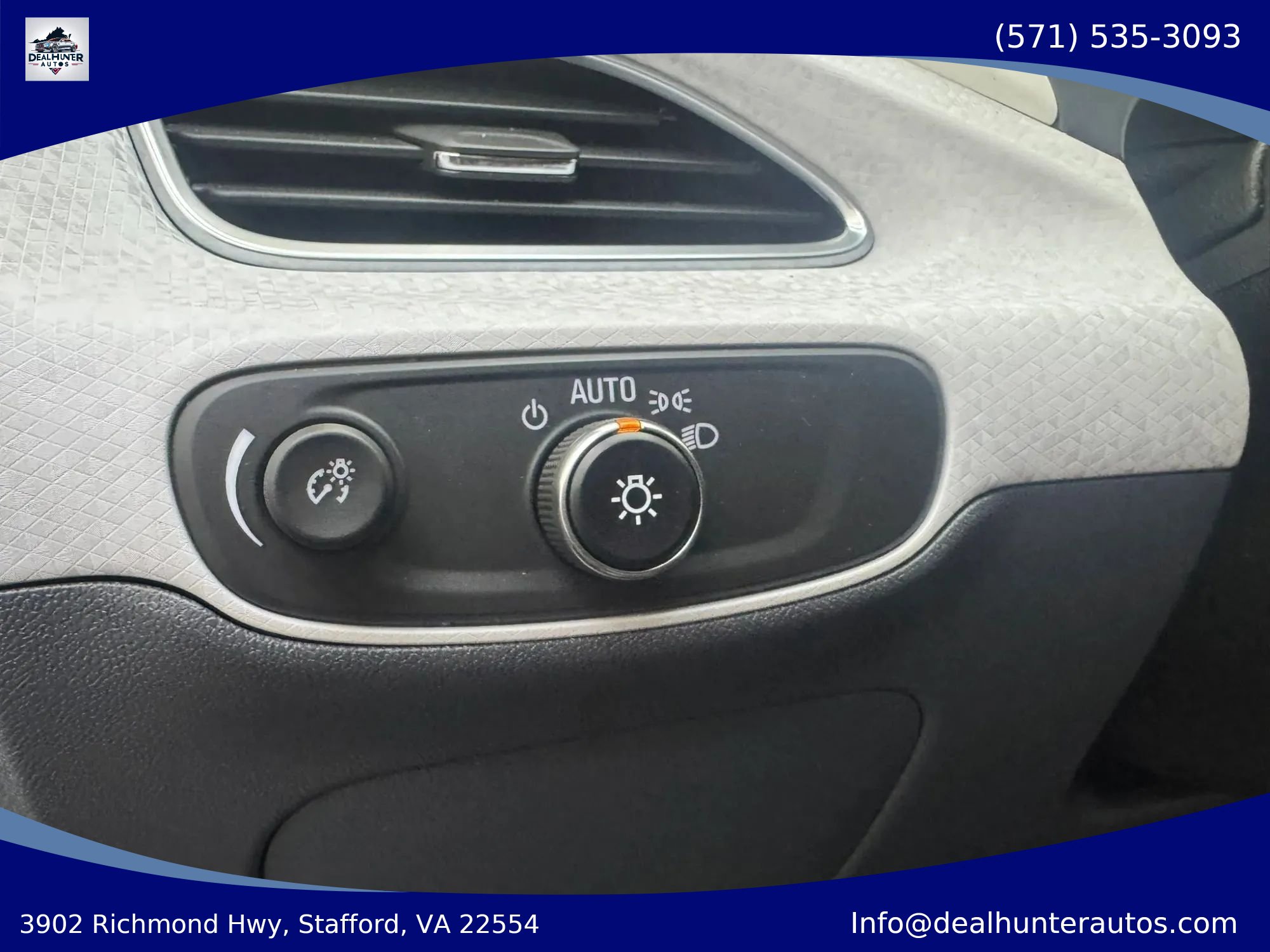 Used 2018 Chevrolet Bolt LT FWD image 19